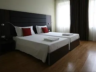 Hotel Ih *